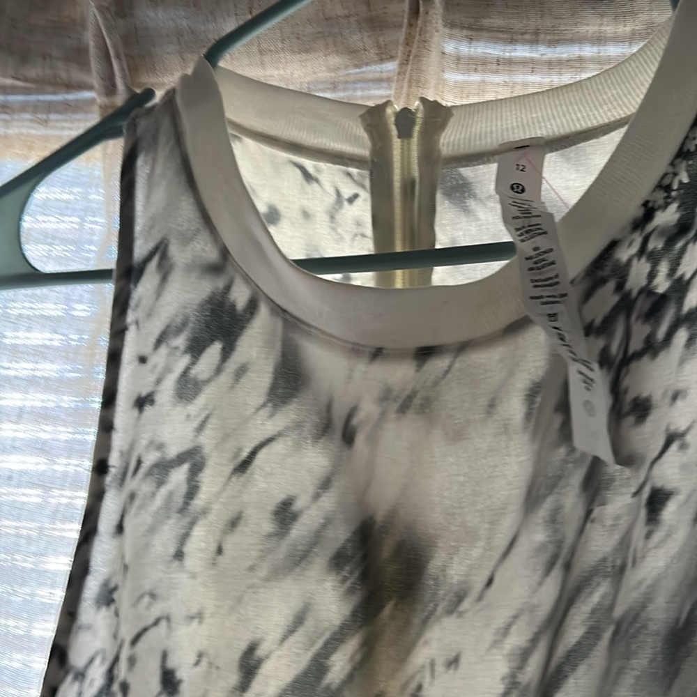 Lululemon mesh overlay Dress size 12 - Picture 7 of 8
